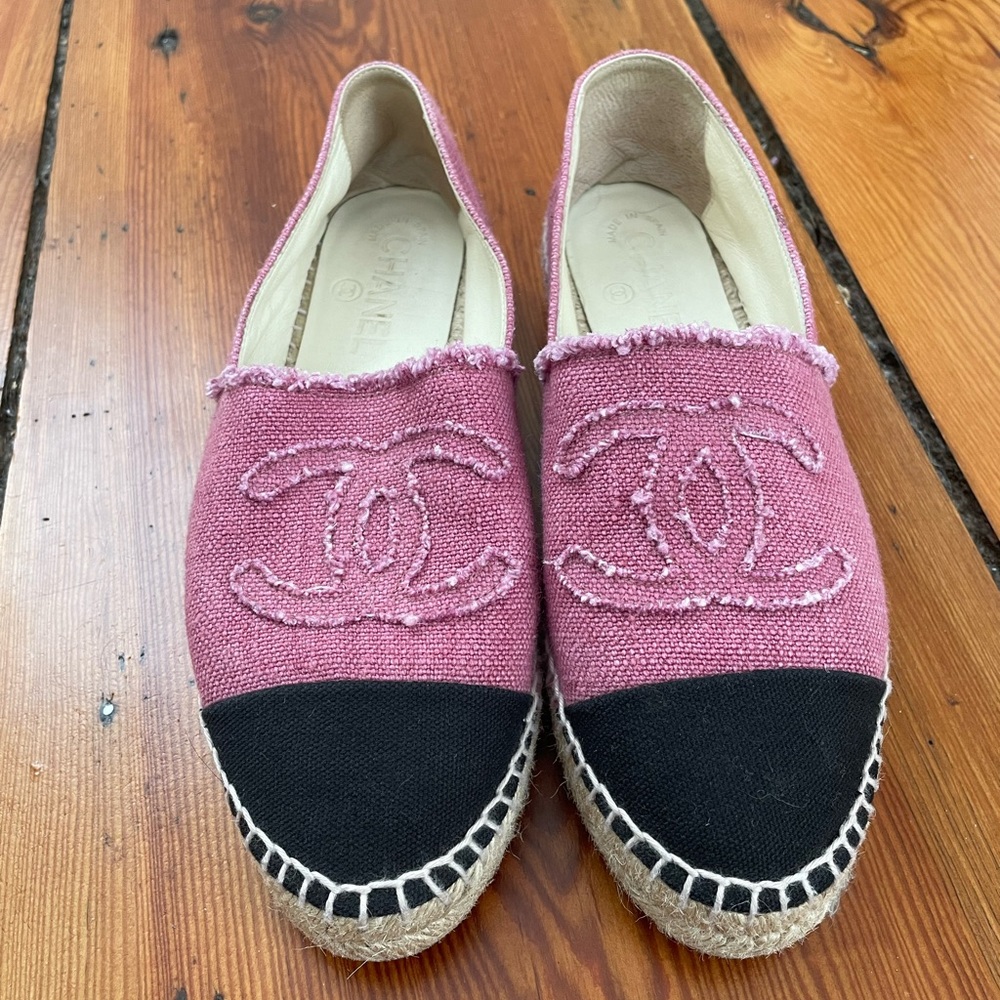 CHANEL Pink and Black Espadrille Flats